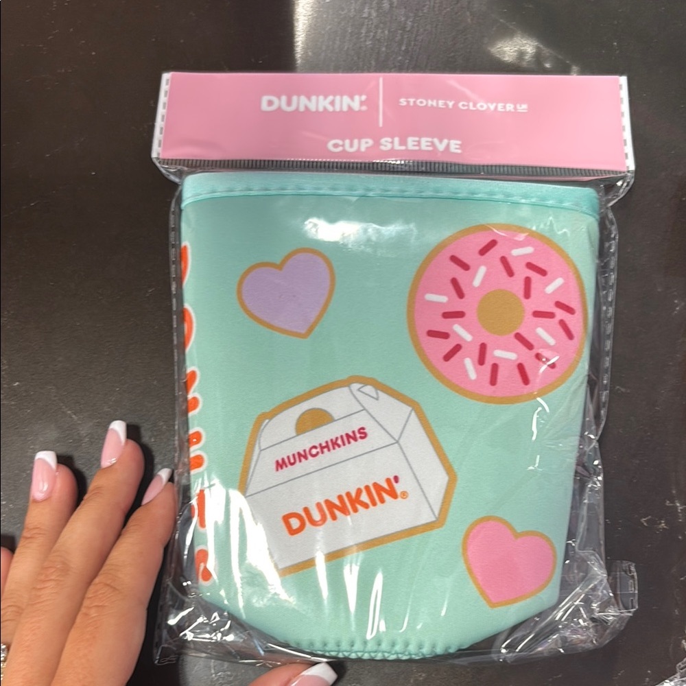 Dunkin' Stoney Clover Cup Sleeve